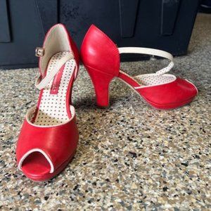 Retro Vintage Red Peep-Toe Heels Size 6.5